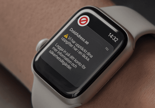 Smartklocka med säkerhetsnotis från DoldAdress.se